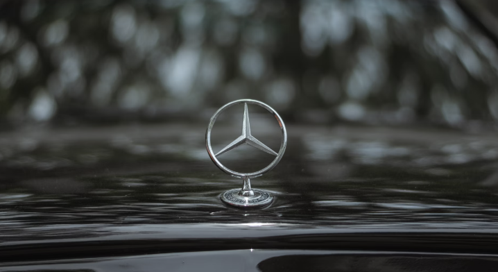 Autumn with Mercedes: Weaknesses revealed by Moisture and  Cold